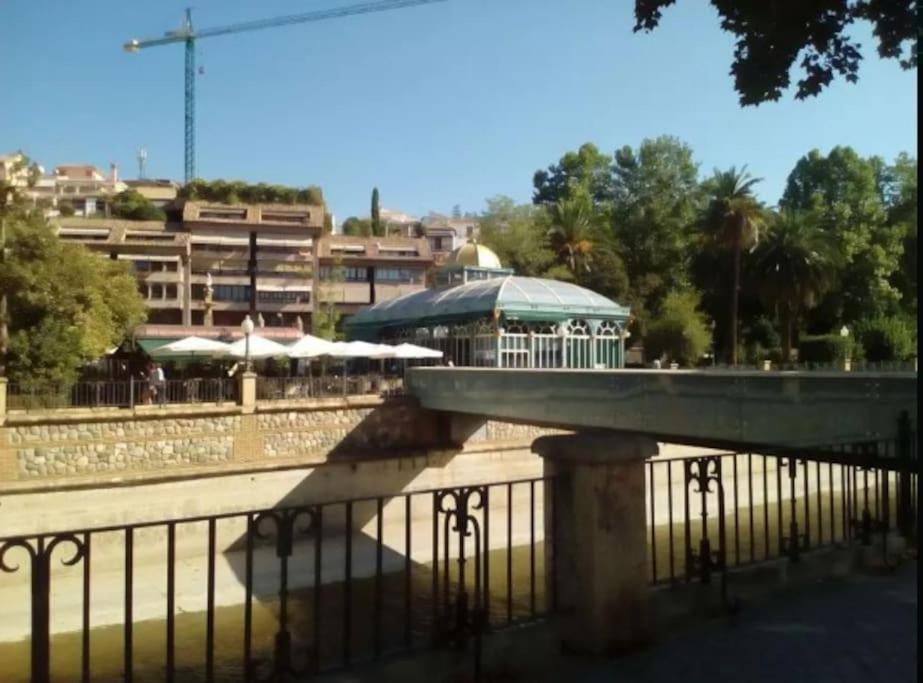 Hogar Del Lirio Appartement Granada Buitenkant foto
