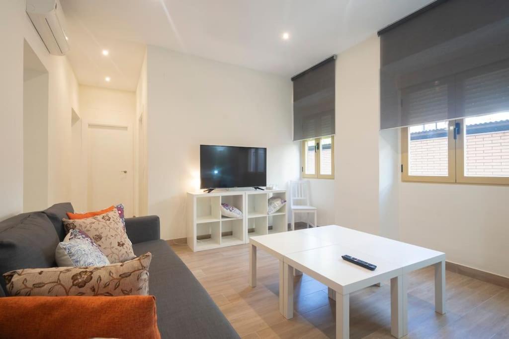 Hogar Del Lirio Appartement Granada Buitenkant foto